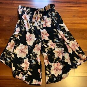 BP culottes floral rose print size xlarge XL black pink